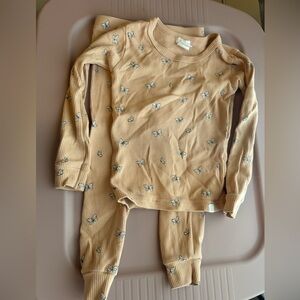 Petit Lem Peach-coloured Butterfly Ribbed Pajama Set